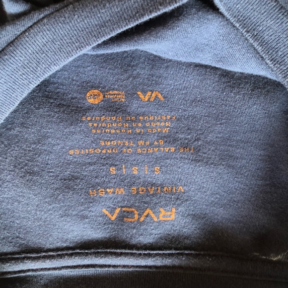 RVCA LONG SLEEVE - Picture 3 of 3